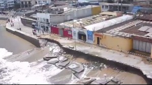 Registran socavón provocado por marejadas en las costas de Algarrobo