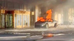 Automóvil Tesla explota afuera de hotel de Donald Trump en Las Vegas: Hay un muerto y siete heridos