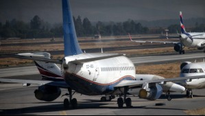 Avión sufre falla hidráulica tras aterrizar en el Aeropuerto de Santiago