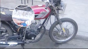 Circulaba con patente de papel, sin licencia y su moto botaba aceite: Detienen a conductor durante fiscalización en Meiggs