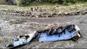 Bus con más de 30 pasajeros cae a un río en Perú: Trágico accidente deja al menos seis muertos y seis desaparecidos