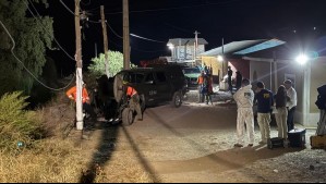 Encuentran cuerpo apuñalado en canal de regadío cercano a una toma en Puente Alto