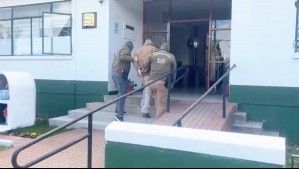 Mujer ofreció $250 mil a Carabineros para salvar a su pareja que conducía en estado de ebriedad: Fue detenida