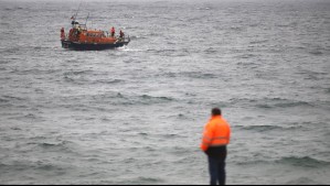 Joven muere ahogado tras rescatar a su sobrino de 11 años en playa de Iquique: 'El niño pudo salir, pero el tío no'