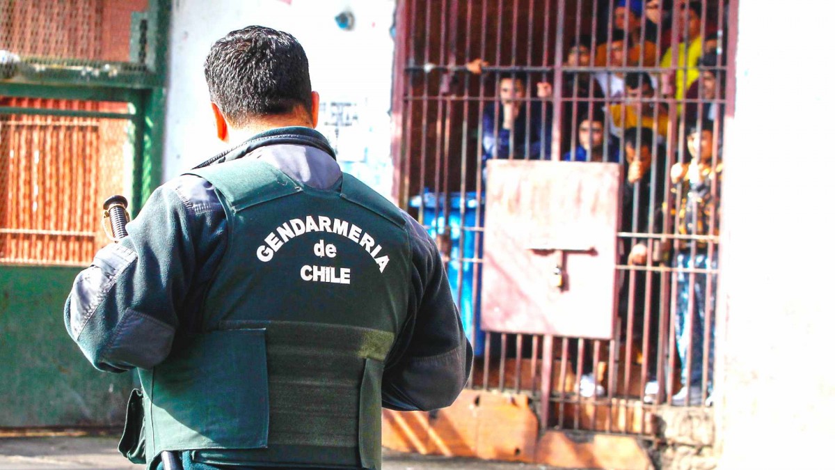 Dos gendarmes fueron heridos por un interno durante procedimiento de rutina en cárcel de Rancagua