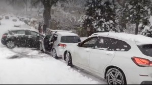 Videos muestran masivos choques de autos en Inglaterra debido a las nevadas