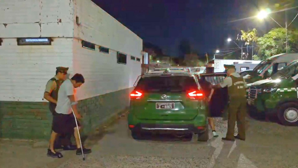 Persecución policial termina con dos detenidos por robo en Mallplaza Vespucio