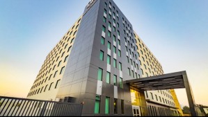 Lujoso hotel 'fantasma' de Pudahuel lleva 9 meses listo y aún no puede abrir: ¿Cuáles son las razones?