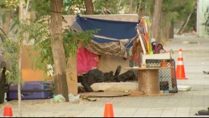 Mujer es encontrada muerta en un ruco en las cercanías del Parque O'Higgins: presenta heridas cortopunzantes