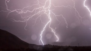 Emiten aviso por probables tormentas eléctricas para tres regiones de la zona centro del país