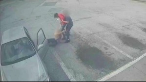 Cámara capta violento asalto a adulta mayor en Florida: Acababa de retirar el dinero que ganó en la lotería