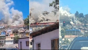 Incendio con peligro de propagación afecta a dos casas en cerro de Viña del Mar