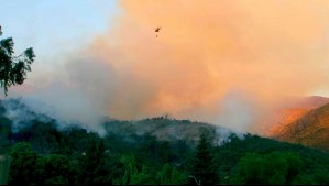 Emergencia en el Cajón del Maipo: Segundo día consecutivo de combate contra el fuego