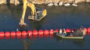 Texas instala 'muro' de boyas antimigrantes en río que conecta en México
