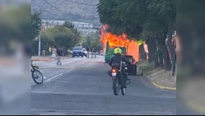 Bus Red se incendia por falla en La Florida y provoca corte de tránsito: Otra máquina fue quemada horas antes en Pudahuel