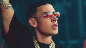 Cantante Cosculluela es mandado a prisión: Lo acusan de matar a dos caballos y herir de gravedad a sus jinetes