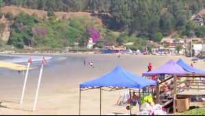 'Jamás había visto esto': Denuncian instalación de toldos azules y parrillas en playa de Ventanas