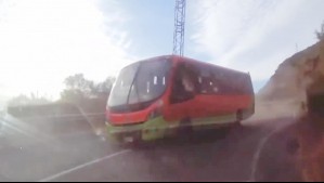 Video muestra los vertiginosos minutos previos a choque de micro contra ladera de cerro en Valparaíso