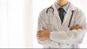 Tras detención de falso médico en Quilpué: ¿Cómo corroborar si un prestador de salud está en regla?
