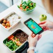 Revisa en detalle la opinión y los consejos de una experta en nutrición sobre el consumo de calorías y la pérdida de peso en las personas, un tema que es seguido de cerca por quienes hacen ejercicio a diario o dieta.