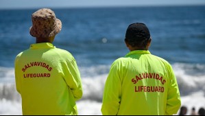 Salvavidas rescató a un niño del mar en Punta del Este y terminó siendo golpeado por el padre del menor