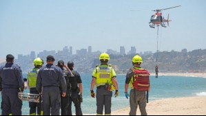 Estaba de vacaciones con su familia: Muere niña argentina de 14 años tras ser rescatada del mar en Ritoque