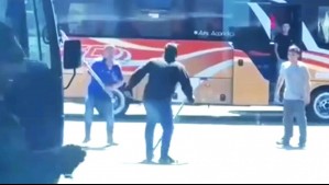 Video muestra violenta pelea a palos en el terminal de buses de Puerto Montt