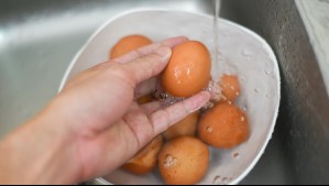 El motivo por el que nunca deberías lavar los huevos antes de cocinarlos