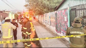 Se habría quedado dormido fumando un cigarro: Hombre muere en incendio en su casa en Conchalí