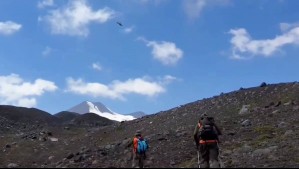 Hallan a hombre desaparecido en volcán Llaima: Cayó por un risco, caminó por un río e hizo 'dedo' para llegar a un retén