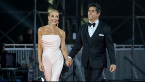 'Que nos vaya bien': Así fue el paso, con beso incluido, de Karen Doggenweiler y Rafael Araneda por la Gala de Viña