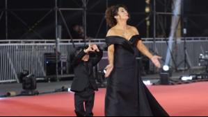 Miguelito y Paola Troncoso brillaron vestidos de negro: Así fue su paso por la Gala de Viña