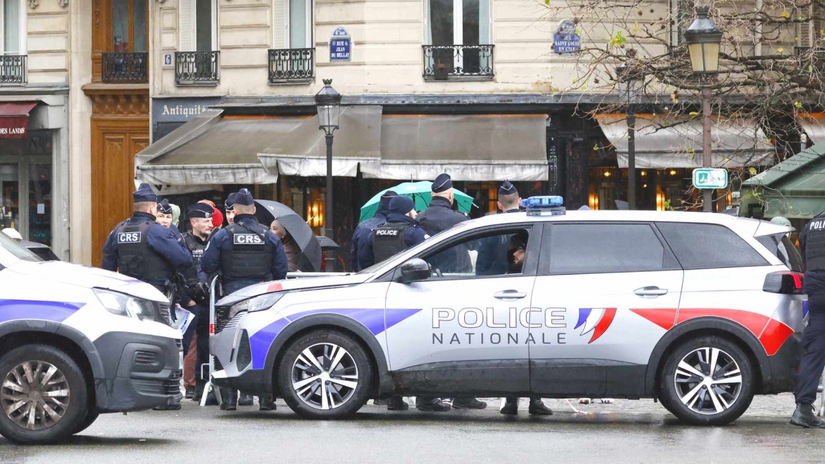 Tragedia en París: Joven madre detenida por lanzar a su bebé recién nacido desde un hotel