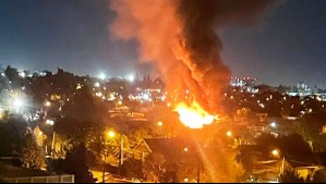 Incendio deja dos casas completamente destruidas en Conchalí