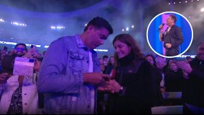 '¡Quiero casarme contigo!': La romántica petición de matrimonio que se vivió en pleno show de Carlos Vives en Viña 2025