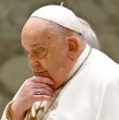 El líder espiritual de 1.400 millones de católicos en el mundo se encuentra ingresado en el hospital Gemelli de Roma desde el 14 de febrero por una bronquitis, que derivó en una doble neumonía.