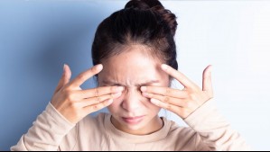Estas son las razones por las que no deberías frotarte los ojos
