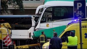 Medio centenar de heridos deja choque entre dos buses en Barcelona: Hay 4 personas en estado crítico
