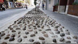 Arquitectura hostil: ¿Qué pasó con las 'piedras antiambulantes' en Estación Central?