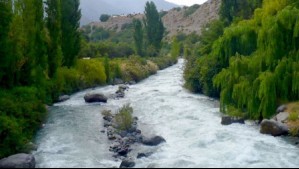 Hombre cae al río El Yeso en San José de Maipo: Carabineros y kayakistas trabajan en su búsqueda