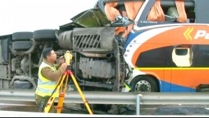 'El bus en el que yo venía impactó de frente al que estaba en el suelo': Testigo relata fatal accidente en Ruta 5 Norte