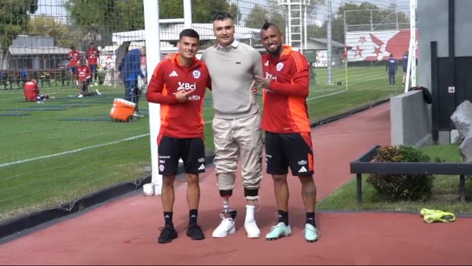 'Que alegría volver a vernos': Cristóbal Campos visitó y recibió el cariño de La Roja en Pinto Durán