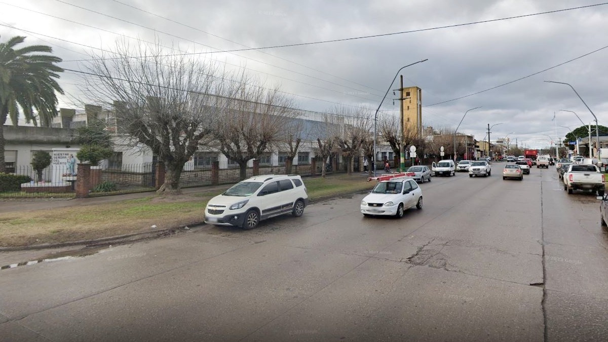 Una madre y su hija de 4 años son atropelladas en la puerta de un colegio en Argentina