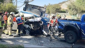 Dos heridos graves y varios lesionados deja colisión múltiple en Las Condes