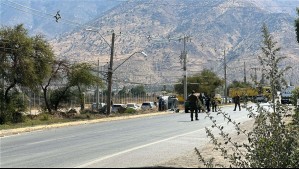 Copiloto salió eyectado y perdió la vida: Auto robado se vuelca al intentar escapar del control de Carabineros en Lampa