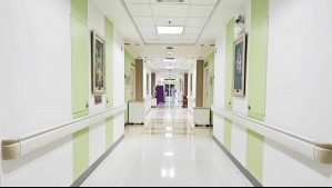 Mujer apuñaló a trabajadora de limpieza de hospital que le pidió que no fumara en Argentina