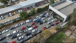 Largas filas para realizar la revisión técnica en el último día para pagar el permiso de circulación