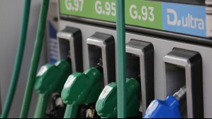 Precio de combustibles caerán por tercera vez consecutiva: ¿Cuánto bajaría la bencina de 93 octanos?