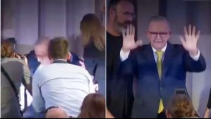Primer ministro de Australia sufre caída en el escenario frente a las cámaras