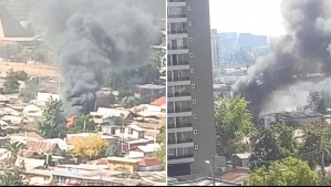 Viviendas son afectadas por voraz incendio en Macul: Existe peligro de propagación